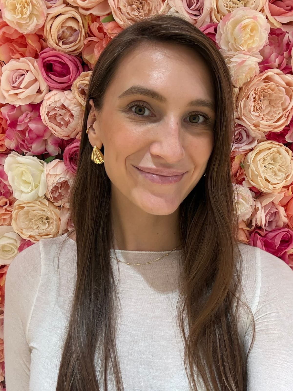 First Contact Katarzyna Wawer